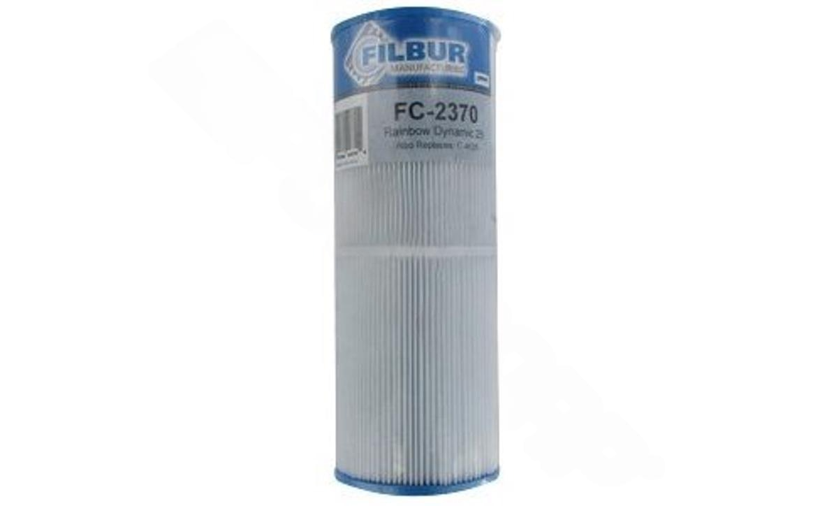 Customer cleaning the SUPER-PRO 25 SqFt filter cartridge after use.