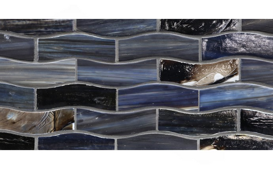 Close-up of Onyx border tile with iridescent glass finish